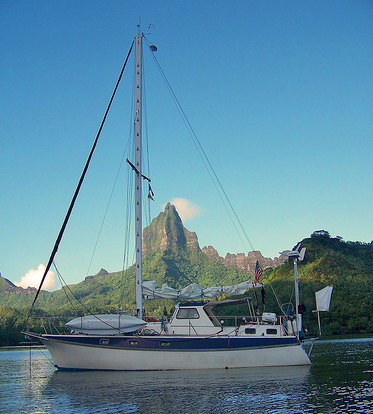 S/V Sandpiper in Moorea